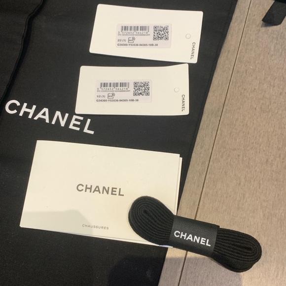 AUTHENTIC Chanel Black Calfskin & Mixed Fiber Sneakers G34360 Size 38. All black - Picture 13 of 14